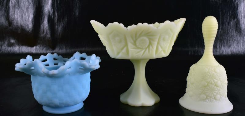 Three Fenton Custard Glass Pieces (1 of 7)