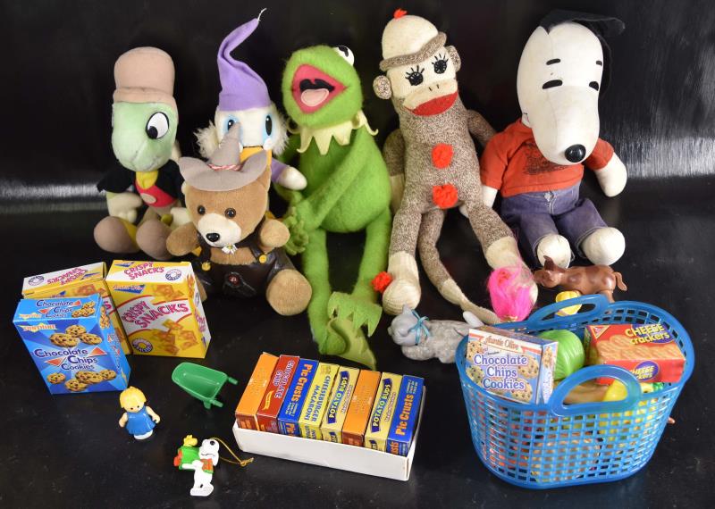 Group Of Plush Vintage Characters (1 of 7)