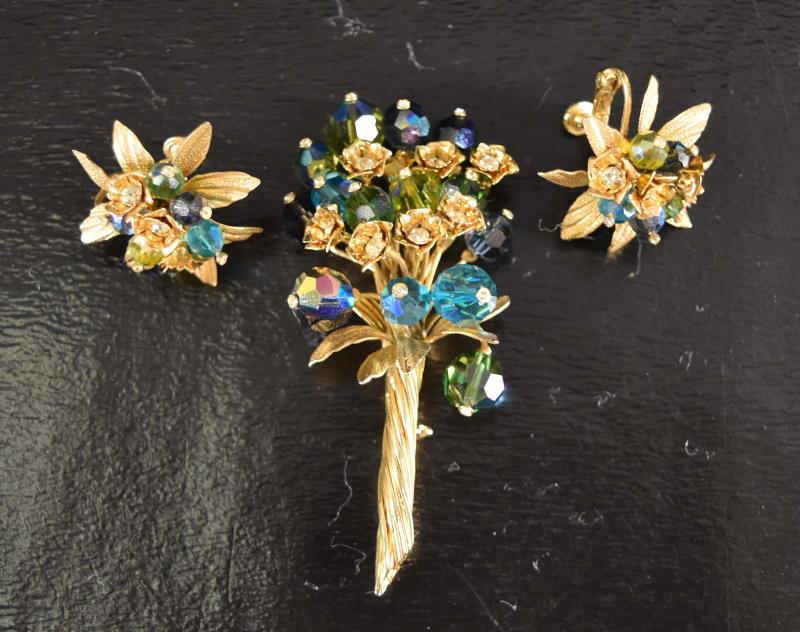 Vintage Vendome Pin And Earring Set (1 of 5)