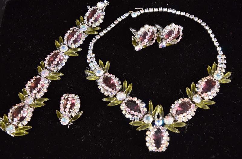 Juliana? Purple Iridescent Parure Set (1 of 13)