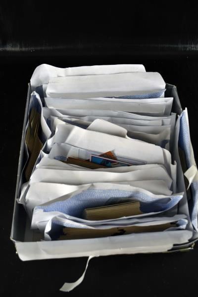 Large Loose Group Of 1970's-80 Baseball Cards (1 of 4)