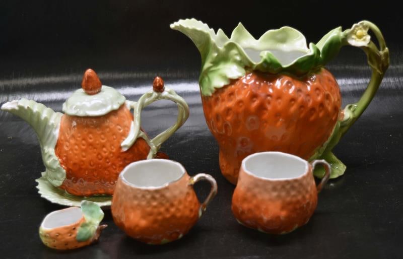 Royal Bayreuth Strawberry Tea Set (1 of 20)