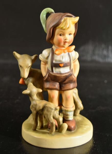 Hummel #200 Little Goat Herder Full Bee Tmk-2 (1 of 5)