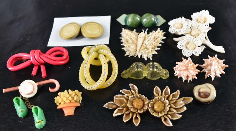Vintage Celluloid Pins Or Brooches (1 of 4)