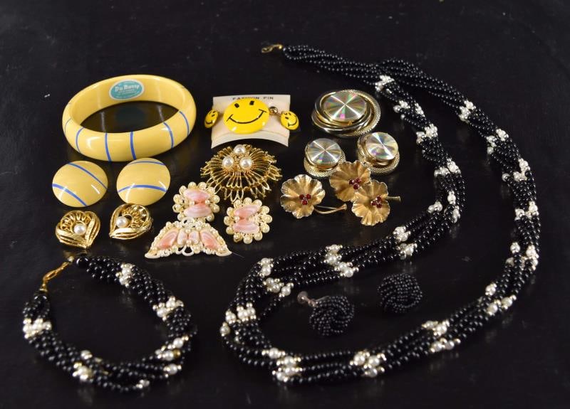 Contemporary Sets Of Pins And Earrings (1 of 4)