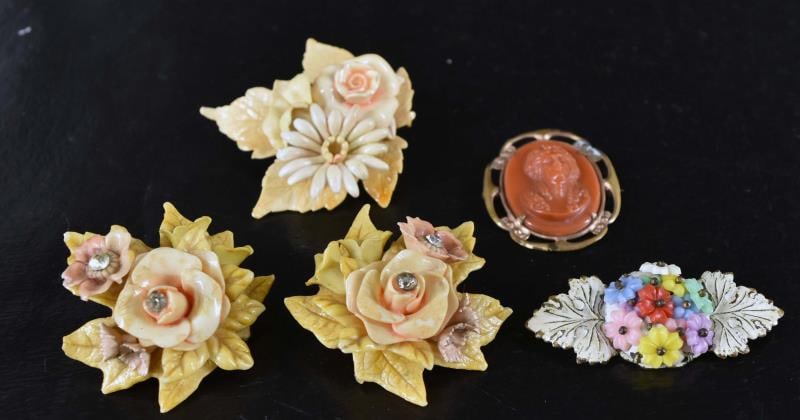 Vintage Celluloid Pin And Earring Set (1 of 3)