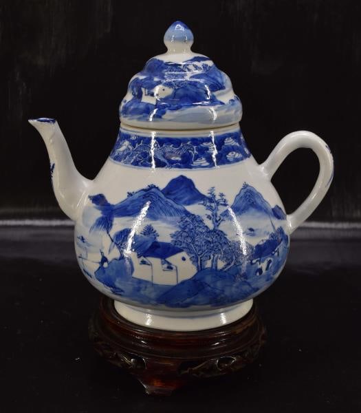 19th C Large Chinese Blue & White Tea Pot (1 of 8)