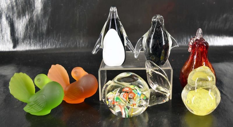 Seven Art Glass Animal And Fruit Paperweights (1 of 8)