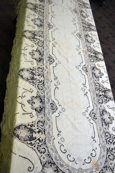 Vintage Ecru Floral Cutwork Linen Tablecloth (1 of 13)
