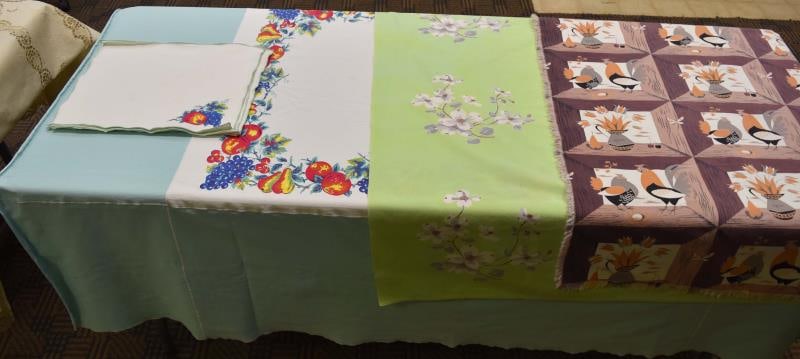Mid Century Cotton Tablecloth & Napkins (1 of 17)