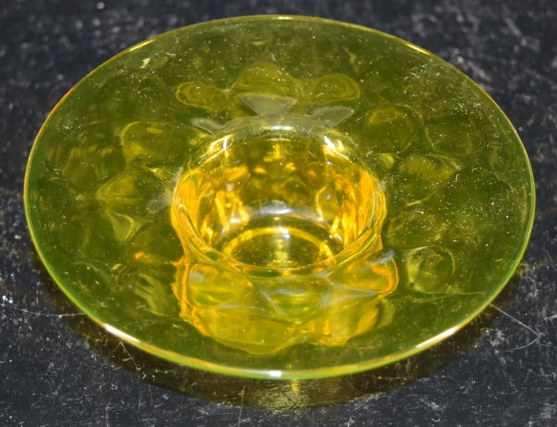 Heisey Uranium Topaz Glass Diamond Pattern (1 of 6)