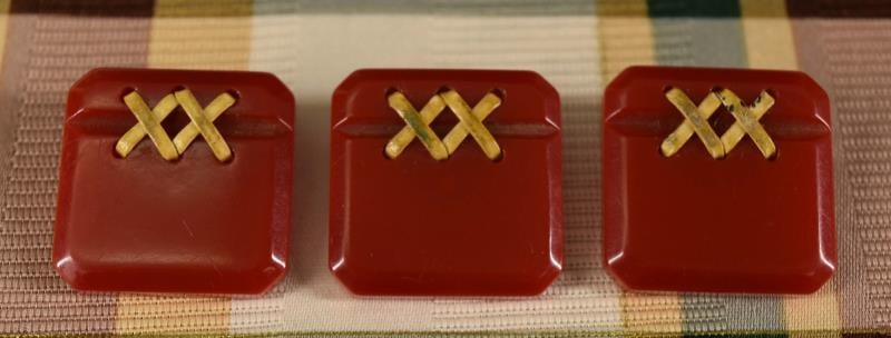 Red Bakelite And Lacing Buttons (1 of 2)