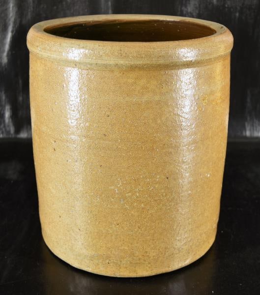Early Stoneware Saltglaze Crock (1 of 3)