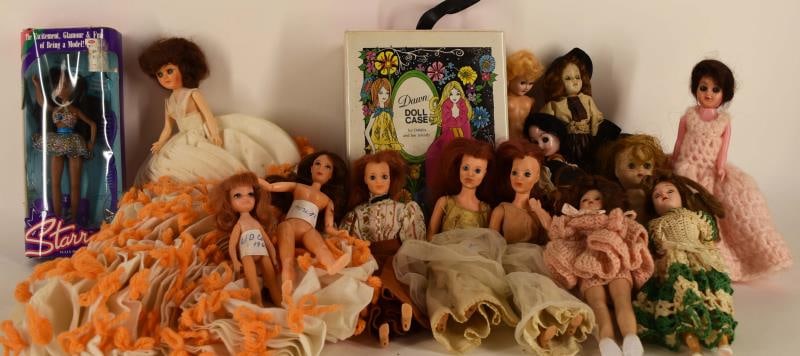 Group Of Vintage Plastic Dolls (1 of 3)