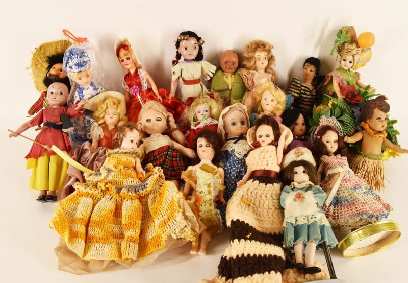 Group Of Vintage Plastic And Rubber Dolls (1 of 3)