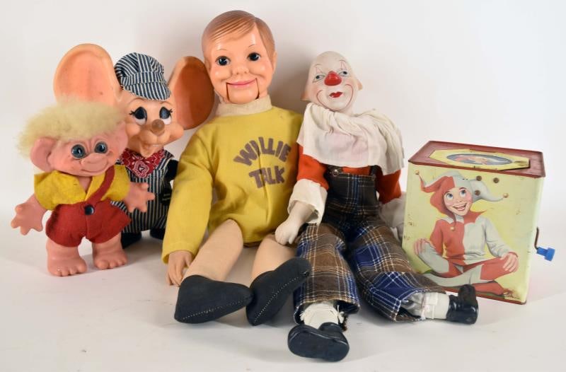 Group Of  Vintage Clowns And Dolls (1 of 4)