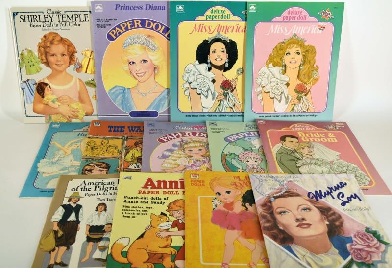 Group Of Paper Doll Books (1 of 5)