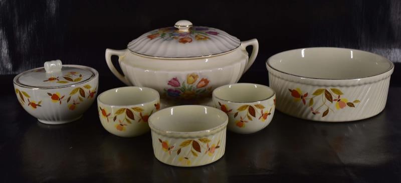 Hall Autumn Leaf Table Articles (1 of 9)