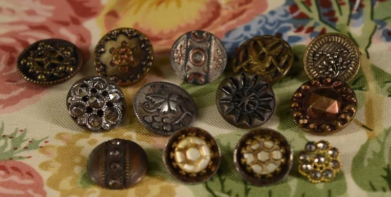 Thirteen Assorted Metal Buttons: Featuring Thirteen Assorted Metal And Mother Of Peal Buttons. National Button Society, Smalls Measuring 1/4" To 1'2"