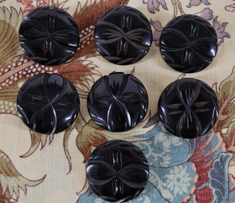 Set Of Seven Matching Carved Celluloid Buttons (1 of 2)