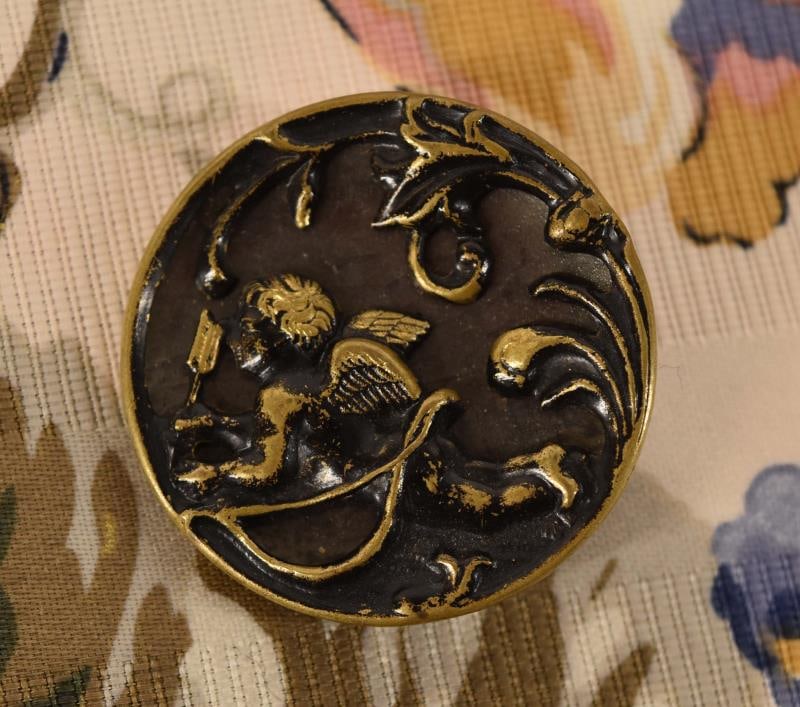 Cupid Reclining Brass Picture Button (1 of 2)