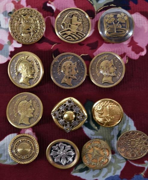 Thirteen Brass Picture & Pattern Buttons (1 of 4)