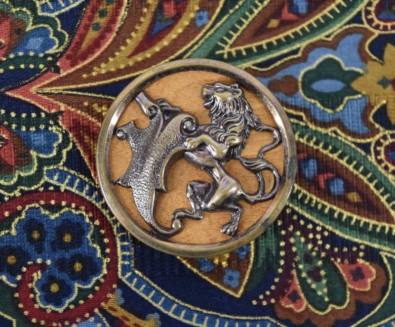 Rampant Lion Brass Picture Button (1 of 2)