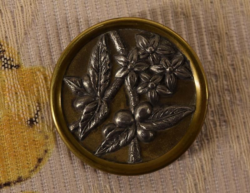 Large Floral Brass Picture Button (1 of 2)