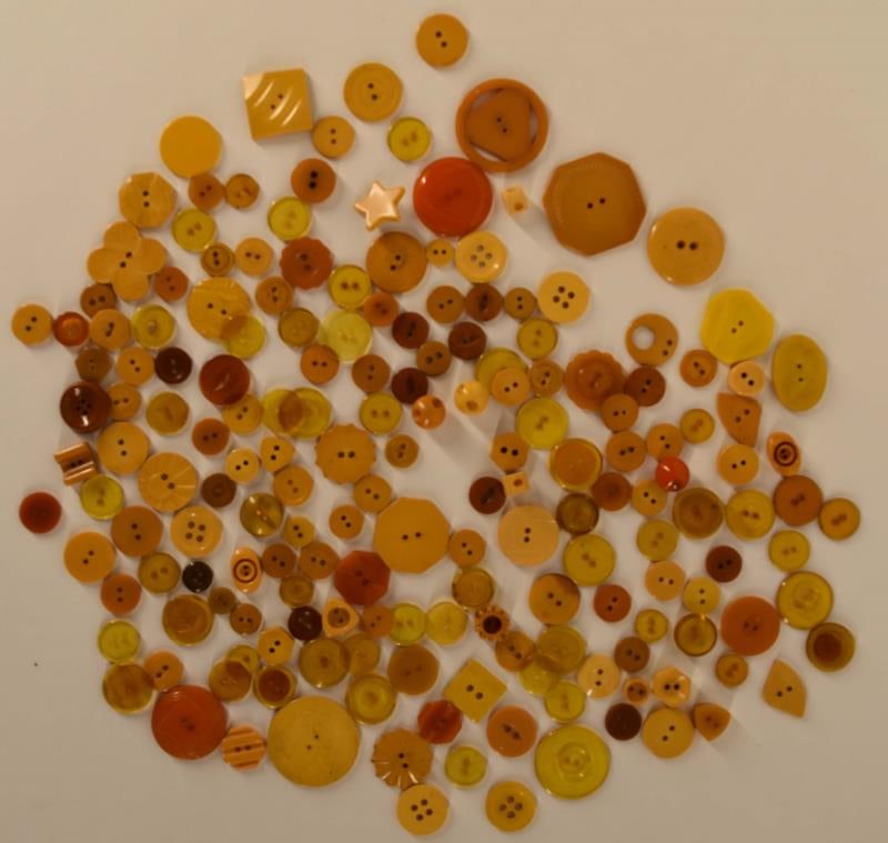Group Of Butterscotch Bakelite Buttons (1 of 4)