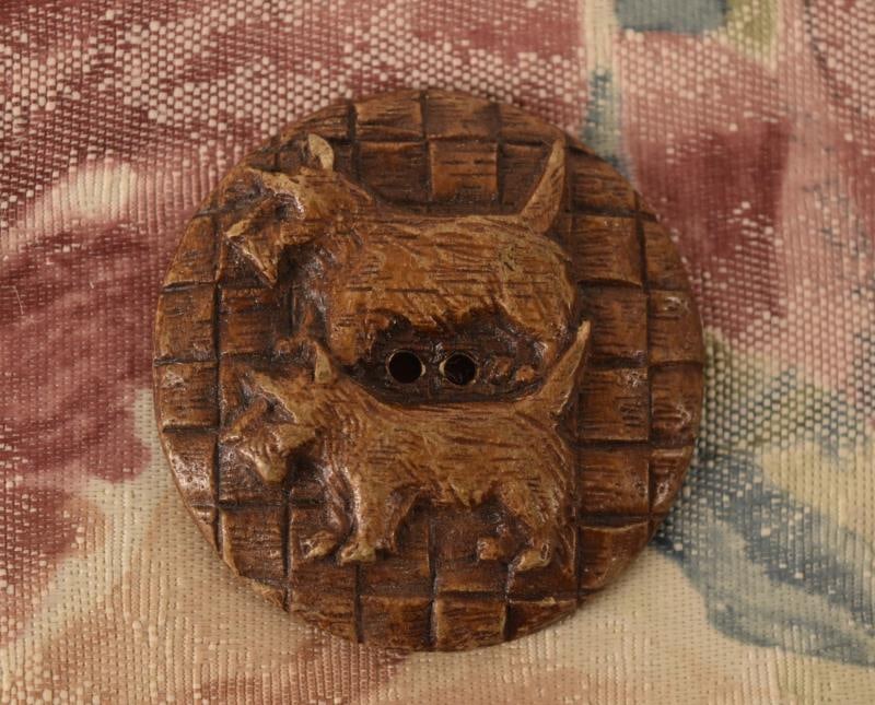Burwood Two Scotty Dog Button (1 of 2)