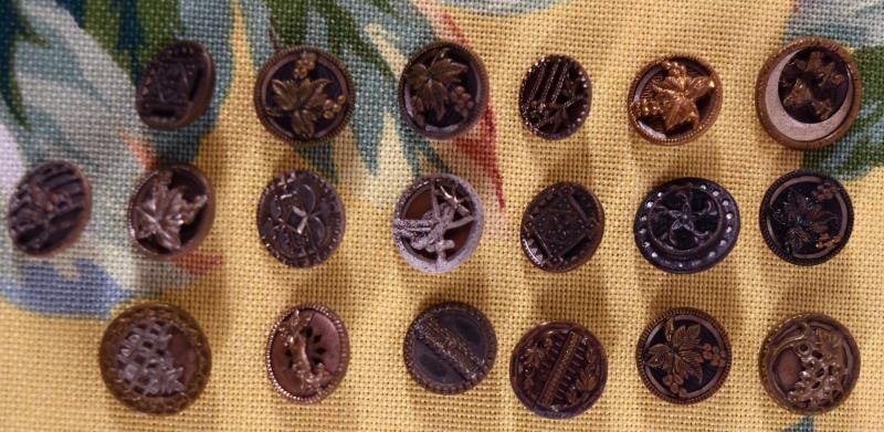 Nineteen Brass And Steel Picture Buttons: Featuring Nineteen Brass And Steel Picture Buttons, Measuring Between 1/2" To 5/8", All National Button Society Small.