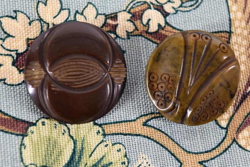 Two Large Carved Bakelite Buttons (1 of 2)