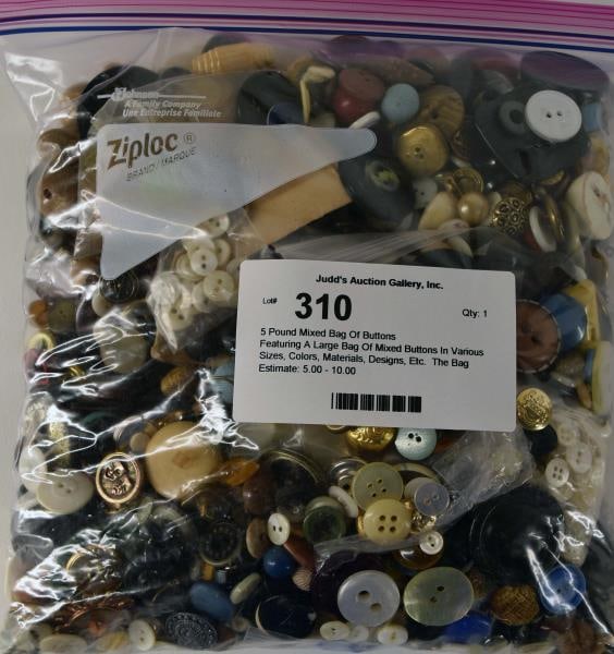 5 Pound Mixed Bag Of Buttons (1 of 9)
