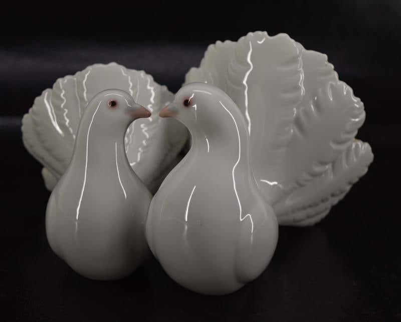 Lladro Couple Of Doves Figurine (1 of 4)
