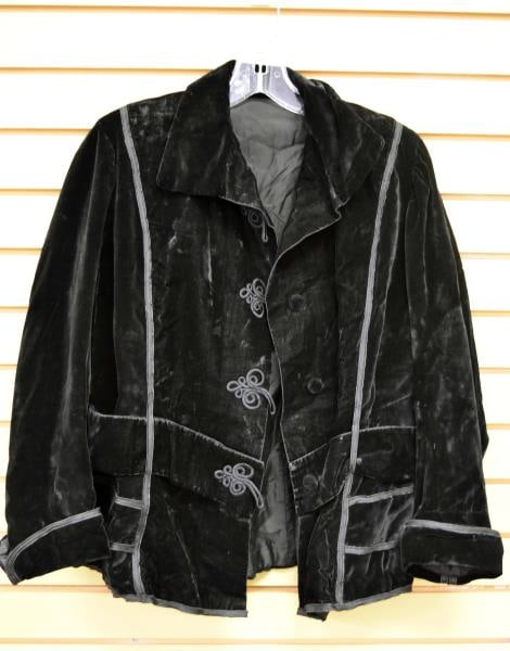 Black Velvet Victorian Jacket (1 of 3)