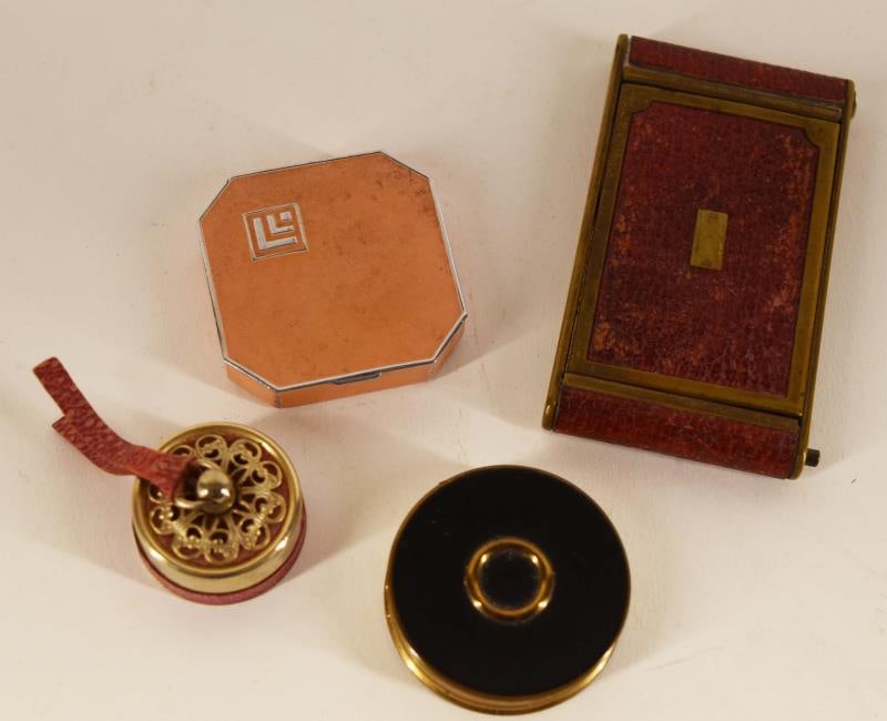 Vintage Compact And Rouge: Featuring A Camera Style Compact With Powder And Rouge, A Peach Powder Compact And A Black Rouge Compact. Together With A Small Round Scent Sachet. No Hallmarks.