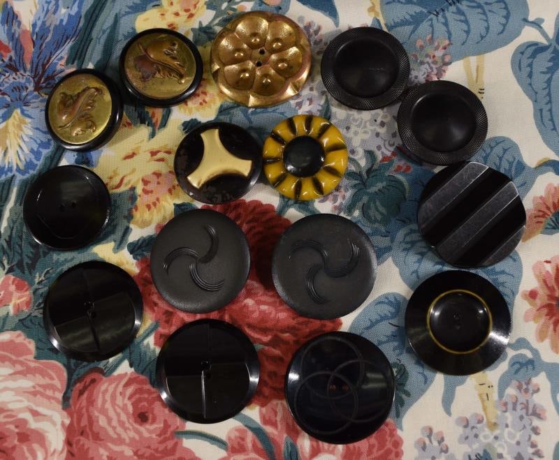 Group Of Fifteen Early Plastic Buttons (1 of 11)