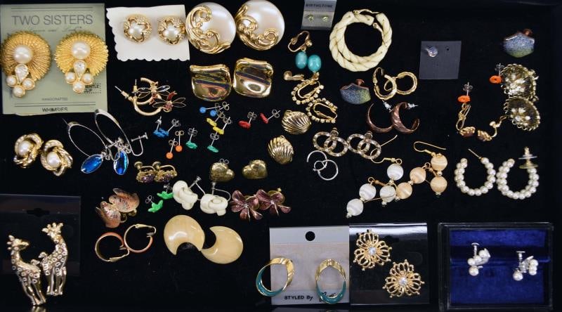 Contemporary And Vintage Earrings: Featuring A Group Of Vintage And Contemporary Earrings, Pierced And Clip. In Celluloid, Rhinestones, Plastics, Gold Tone Metals And More.