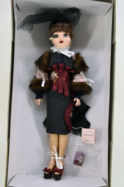 Madame Alexander Fashionable Life Cissy Doll: Featuring The Madame Alexander 21" Fashionable Life Cissy Doll, In The Original Box.