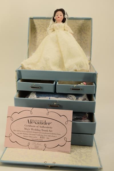 Madame Alexander Meg's Wedding Trunk Set (1 of 4)