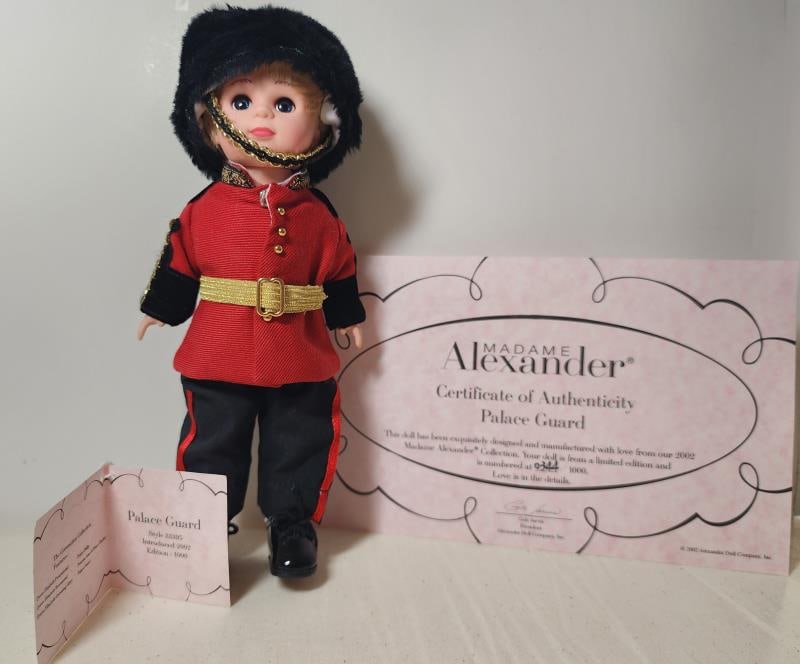 Madame Alexander Palace Guard  Doll (1 of 10)
