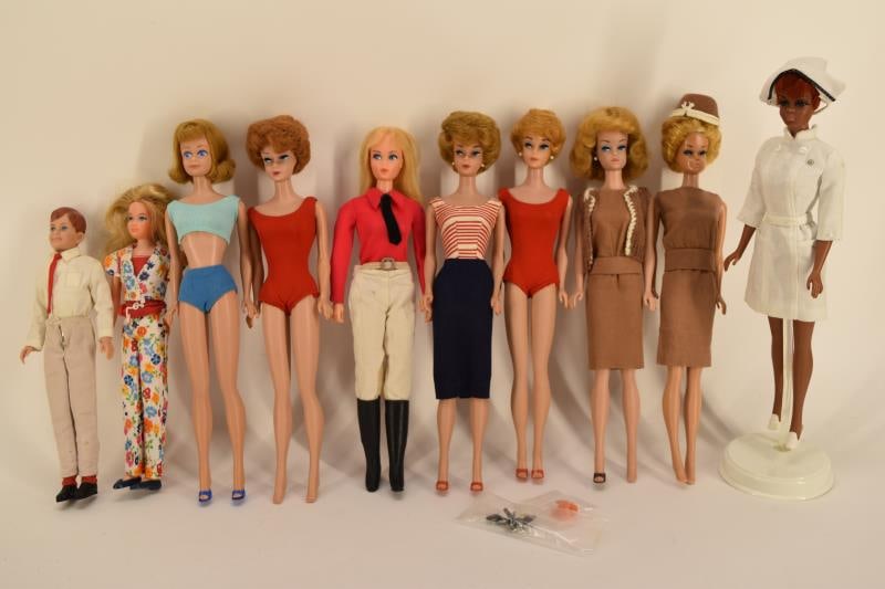 Group Of Vintage Barbie Dolls: Featuring Barbie With Various Hair Styles, Skipper, Rickie, Midge And More.