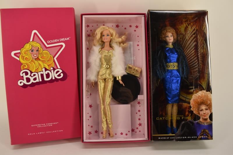 Barbie Hunger Games Effie & Barbie Superstar: Featuring The Barbie Hunger Games Effie Figure. Together With The Barbie Superstar Forever Barbie. Both In The Original Boxes, Complete.