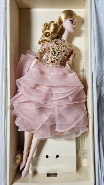 Barbie Fashion Model Blush & Gold Cocktail Dress: Featuring The Barbie Blush & Gold Cocktail Dress Fashion Model Gold Label Collection. Genuine Silkstone Body Doll In The Original Box With Coa.