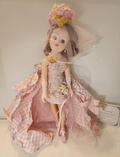 Madame Alexander Peony & Butterfly Wedding Gown: Featuring The Madame Alexander Peony & Butterfly Wedding Gown Limited Edition 129/2500 21" Doll, #22230. In The Original Box, With Tags And Coa.