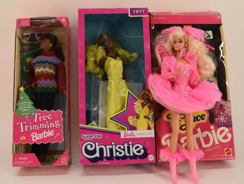 Three Vintage Barbie Dolls (1 of 4)