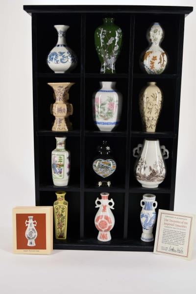 Franklin Mint Imperial Dynasties Collection: Featuring Twelve Vases Re-creating The Porcelain Artistry Of The Chinese Imperial Dynasties. All Twelve Are In Good Condition, No Nicks, Chips Or Cracks. In The Original Case, All Certificates Except