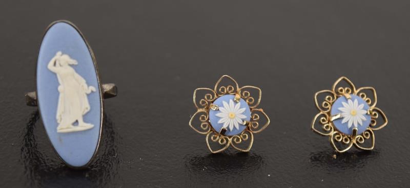 Wedgwood Jasperware Earrings & Ring (1 of 4)