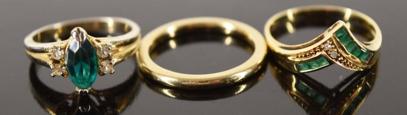 14k Yellow Gold Wedding Band (1 of 6)