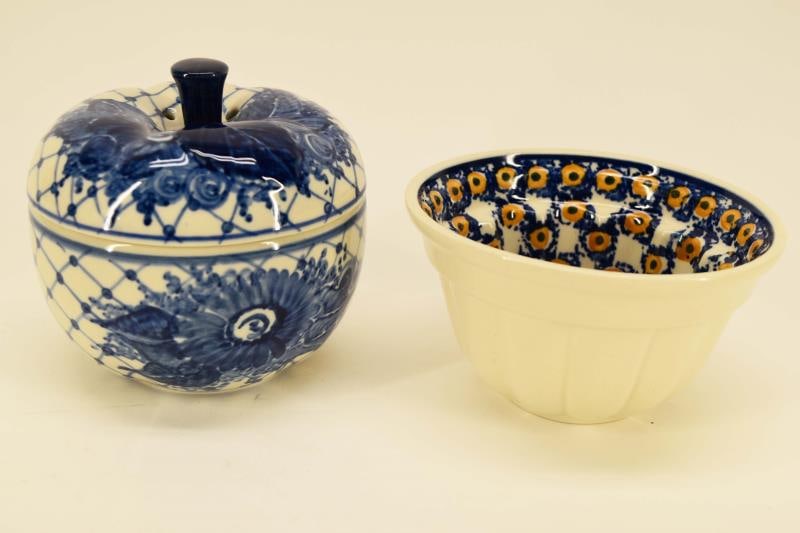 Polish Pottery Unikat Boleslawiec Covered Jar (1 of 3)